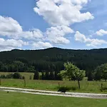 S Vyhledem Do Udoli Frymburk, Nahlov Nyaraló