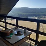 S Vyhledem Do Udoli Frymburk, Nahlov Nyaraló *