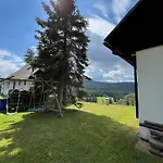 Nyaraló S Vyhledem Do Udoli Frymburk, Nahlov *