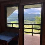 S Vyhledem Do Udoli Frymburk, Nahlov Nyaraló