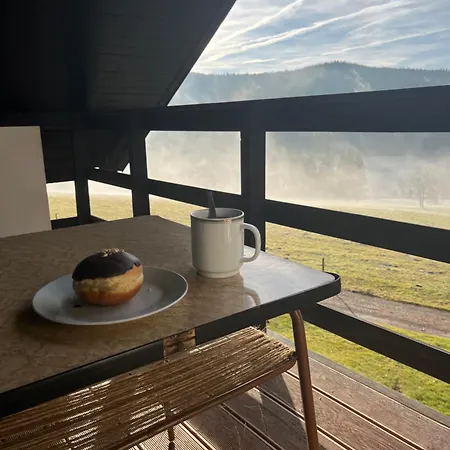 S Vyhledem Do Udoli Frymburk, Nahlov Frymburk