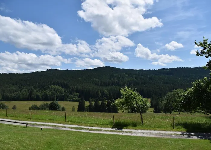 S Vyhledem Do Udoli Frymburk, Nahlov Дом отдыха