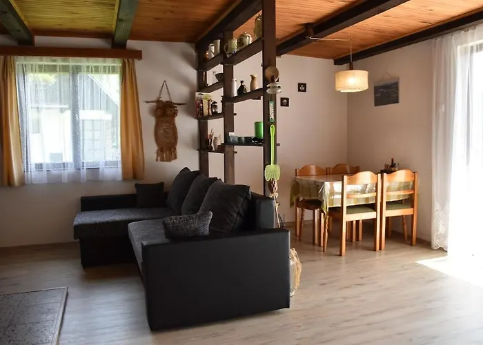 S Vyhledem Do Udoli Frymburk, Nahlov Дом отдыха