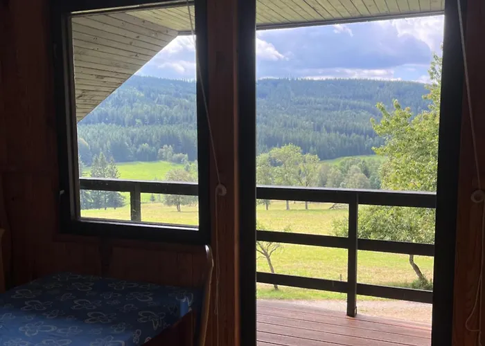 S Vyhledem Do Udoli Frymburk, Nahlov Дом отдыха